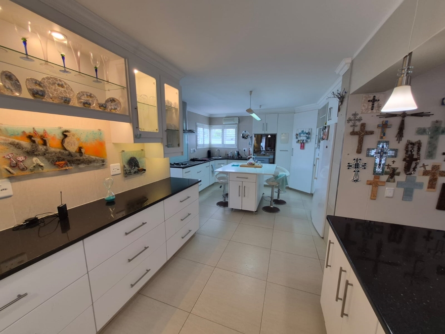 3 Bedroom Property for Sale in Boggomsbaai Western Cape
